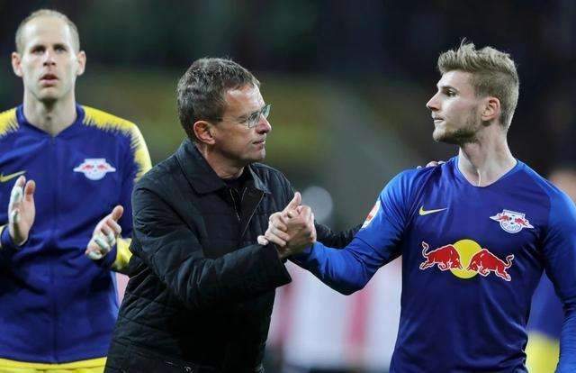 莫斯克拉：人们梦想赢得欧冠是正常的，但现在是11月赛季还长（莫斯克拉：渴望欧冠夺冠可以理解，但眼下才11月，赛季仍很漫长）