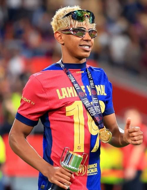 官方：美加墨世界杯所有比赛上下半场都有3分钟补水时间