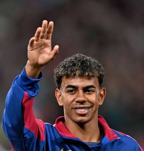 也是上到樊振东大师课了！小胖齐祖上海弄堂里打乒乓（樊振东大师课开讲：小胖携齐祖在上海弄堂切磋乒乓）