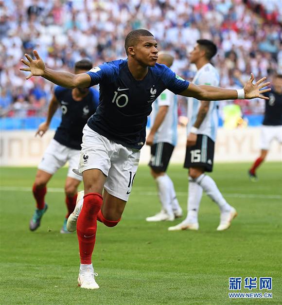 英联杯战报：拉克鲁瓦乌龙+丢点，阿森纳8-7点杀水晶宫晋级（英联杯：拉克鲁瓦乌龙又失点，阿森纳点球大战8-7险胜水晶宫晋级）