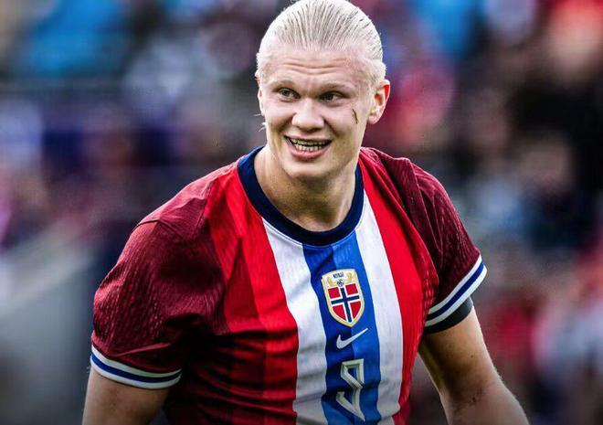 孙颖莎的身体柔韧性太好了，膝盖不弯，就这样直下去系鞋带，没几个人能做到吧