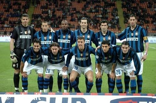 客战那不勒斯替补登场，科斯蒂奇达成尤文生涯100场里程碑（客场对阵那不勒斯替补登场，科斯蒂奇迎来尤文生涯第100场）