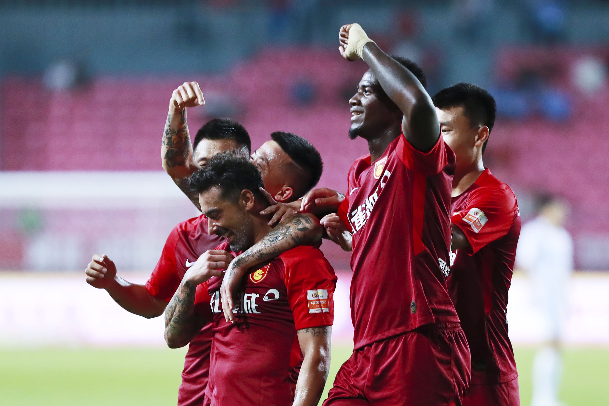 在安菲尔德送出助攻：埃基蒂克本场数据／集锦