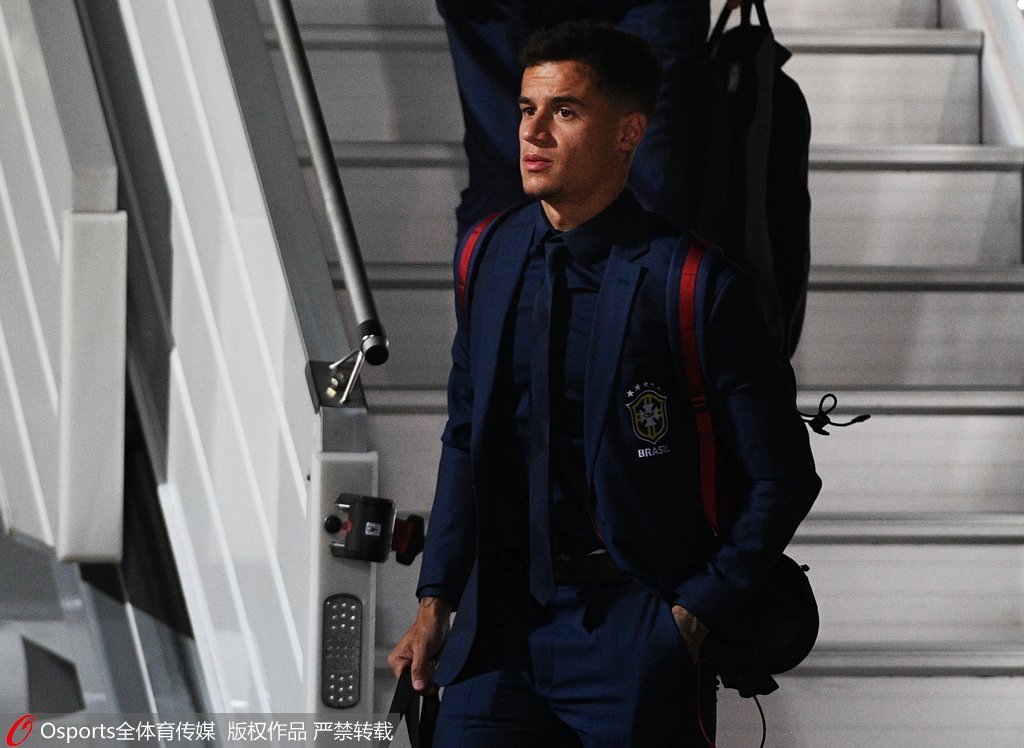 BBC：芝加哥火焰与莱万就转会展开积极谈判，球员愿意加盟（据BBC报道，芝加哥火焰与莱万就转会深入洽谈，球员倾向加盟）