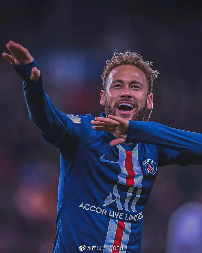 比赛尾声扑点，迈尼昂：我很自信，我的队友们也信任我（末段扑点，迈尼昂：我很自信，队友也相信我）