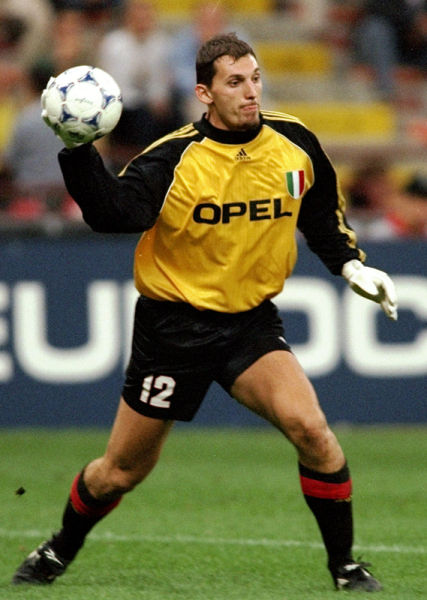 意杯半场：贝内德扎克、罗破门，博洛尼亚1-1帕尔马