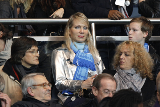 扎鸟给年轻球员建议：和真心对自己好的人在一起，信任这些人（扎鸟告诫年轻球员：与真诚善待你的人同行，并信任他们）