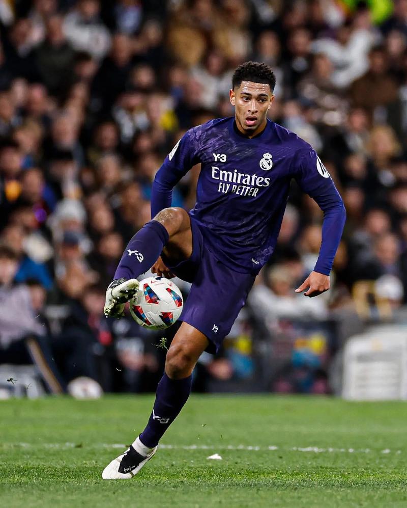 英超前瞻：维拉状态极佳剑指9连胜，西汉姆联已跌落降级区（英超前瞻：维拉火力正盛冲击九连胜，西汉姆联滑落至降级区）